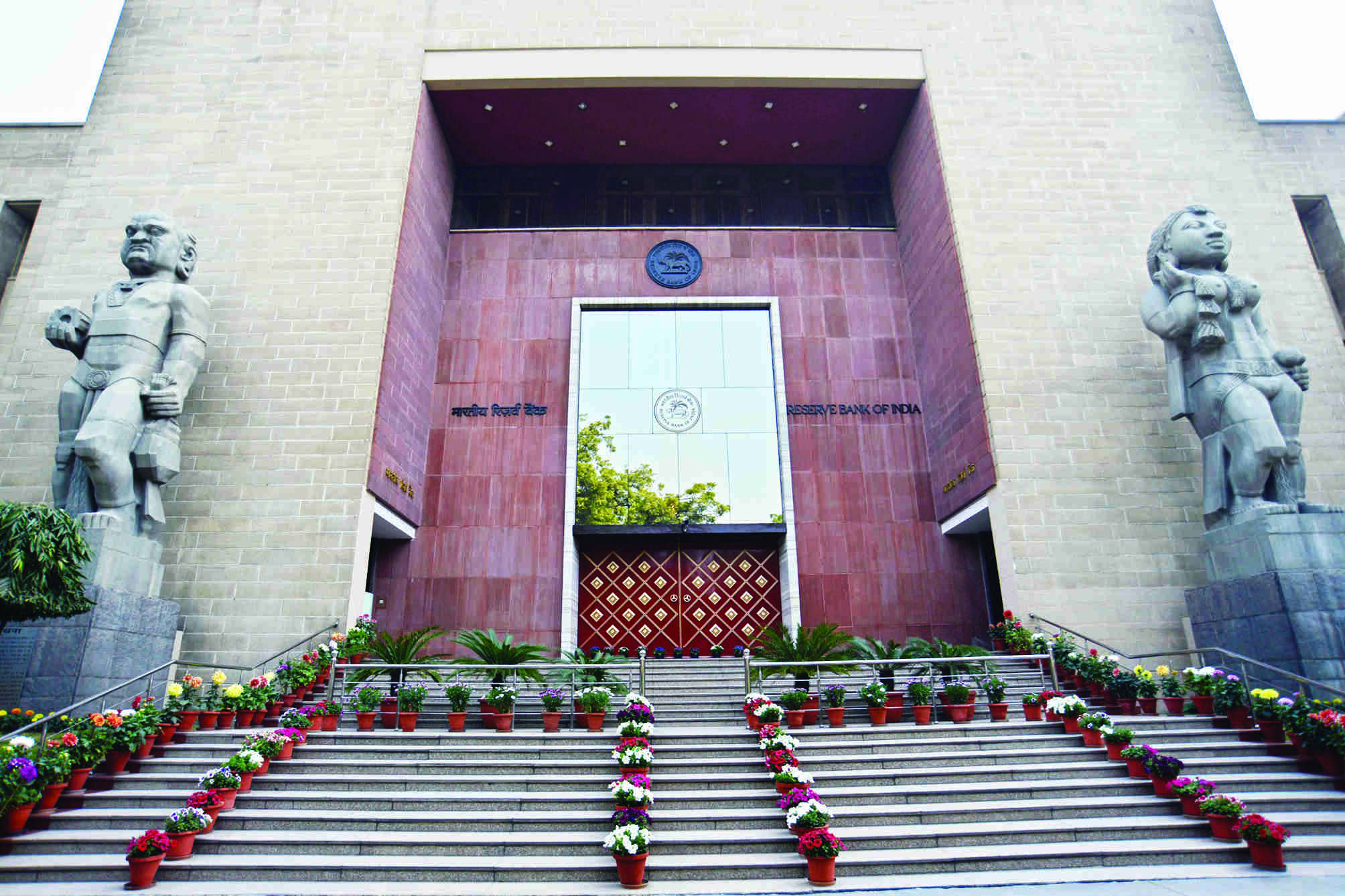 Reserve Bank retains inflation projection for this fiscal at 6.7%
