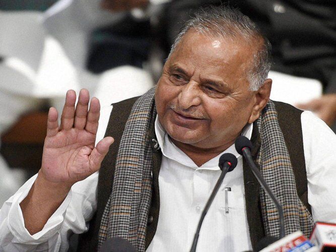 Former UP CM Mulayam Singh Yadavs health deteriorates, shifted to ICU of Gurugram hospital Former UP CM Mulayam Singh Yadavs health deteriorates, shifted to ICU of Gurugram hospital