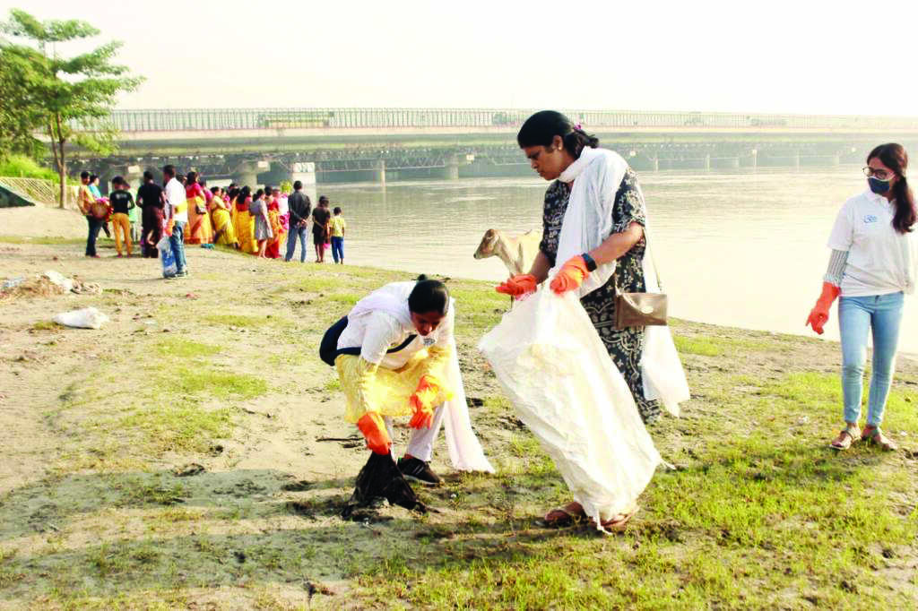 Swachhta Diwas: DJB cleans ITO Chhath Ghat of Yamuna along with Namami Gange Swachhta Diwas: DJB cleans ITO Chhath Ghat of Yamuna along with Namami Gange