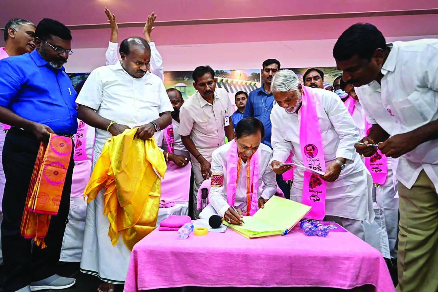 KCR goes national, TRS is now Bharat Rashtra Samithi KCR goes national, TRS is now Bharat Rashtra Samithi