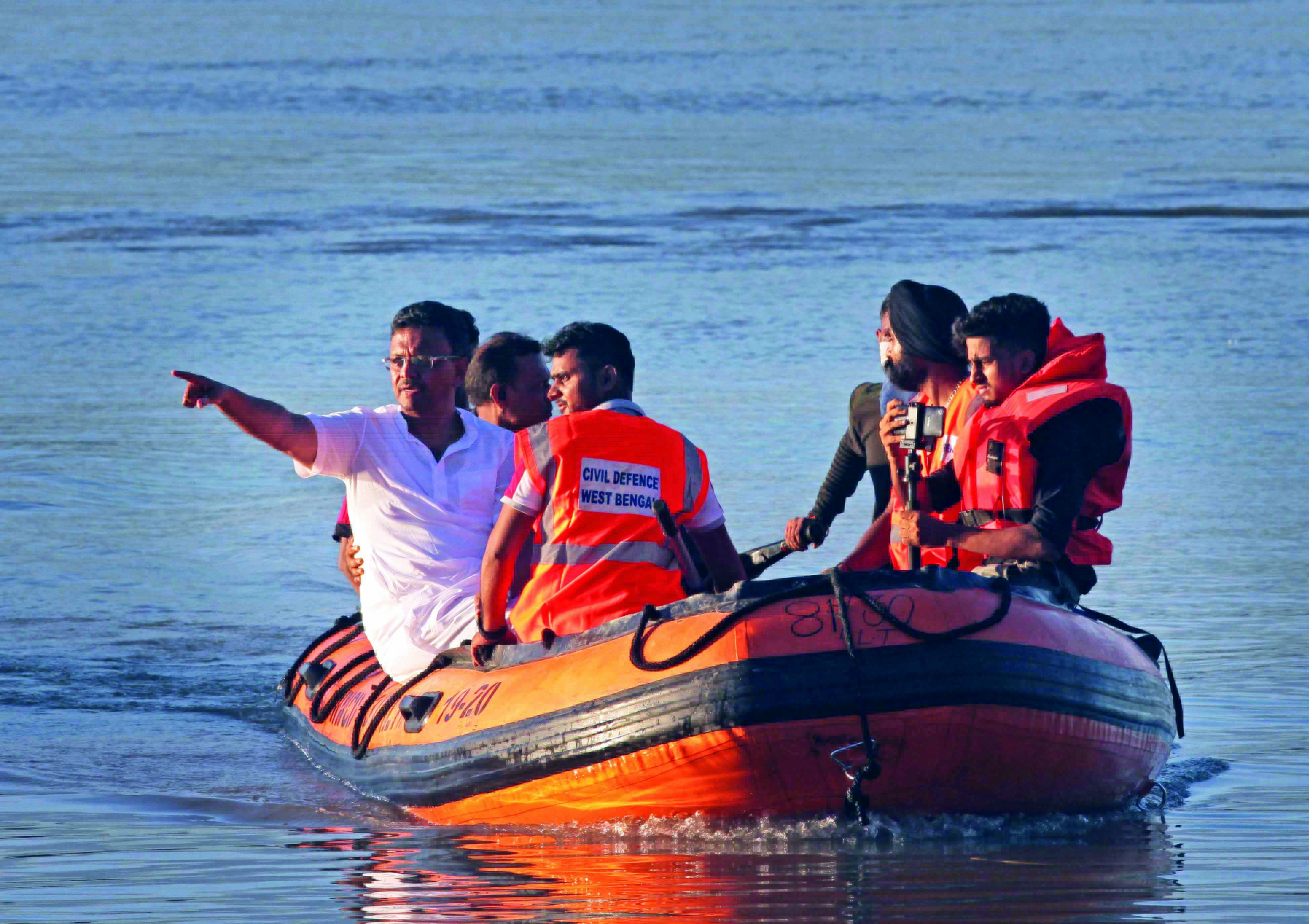 Civic body to deploy more porters during immersion of idols Civic body to deploy more porters during immersion of idols