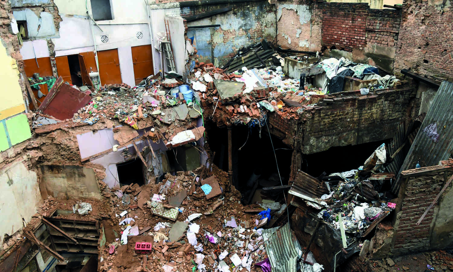 Lahori Gate Building collapse: Structure was 40-50 yrs old