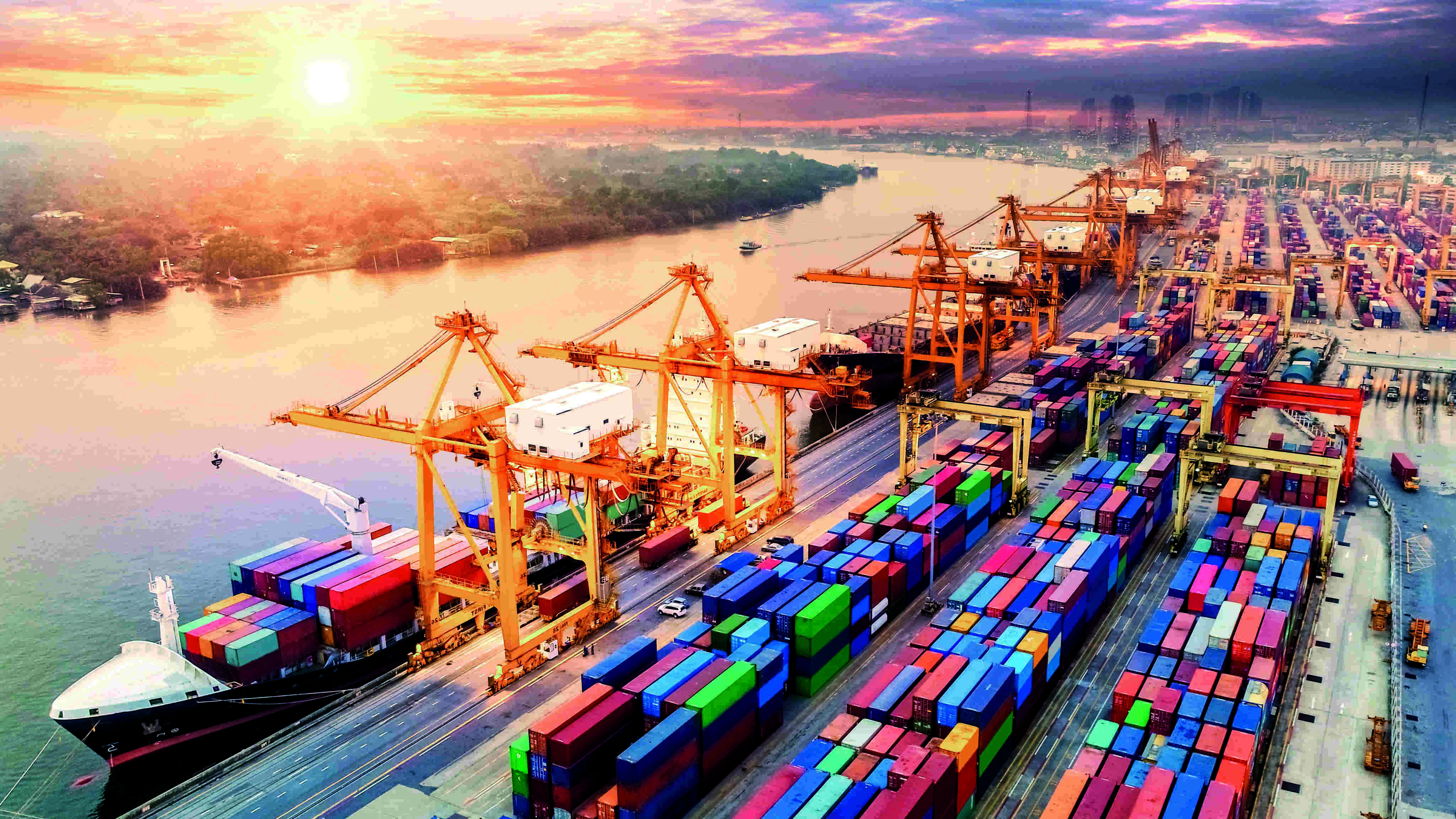 UAE expects trade with India to cross $100 billion in 2-3 years UAE expects trade with India to cross $100 billion in 2-3 years