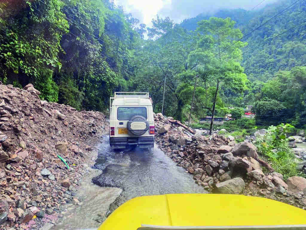 North Bengal & Sikkim to receive rainfall till Wed, flash flood warning issued North Bengal & Sikkim to receive rainfall till Wed, flash flood warning issued