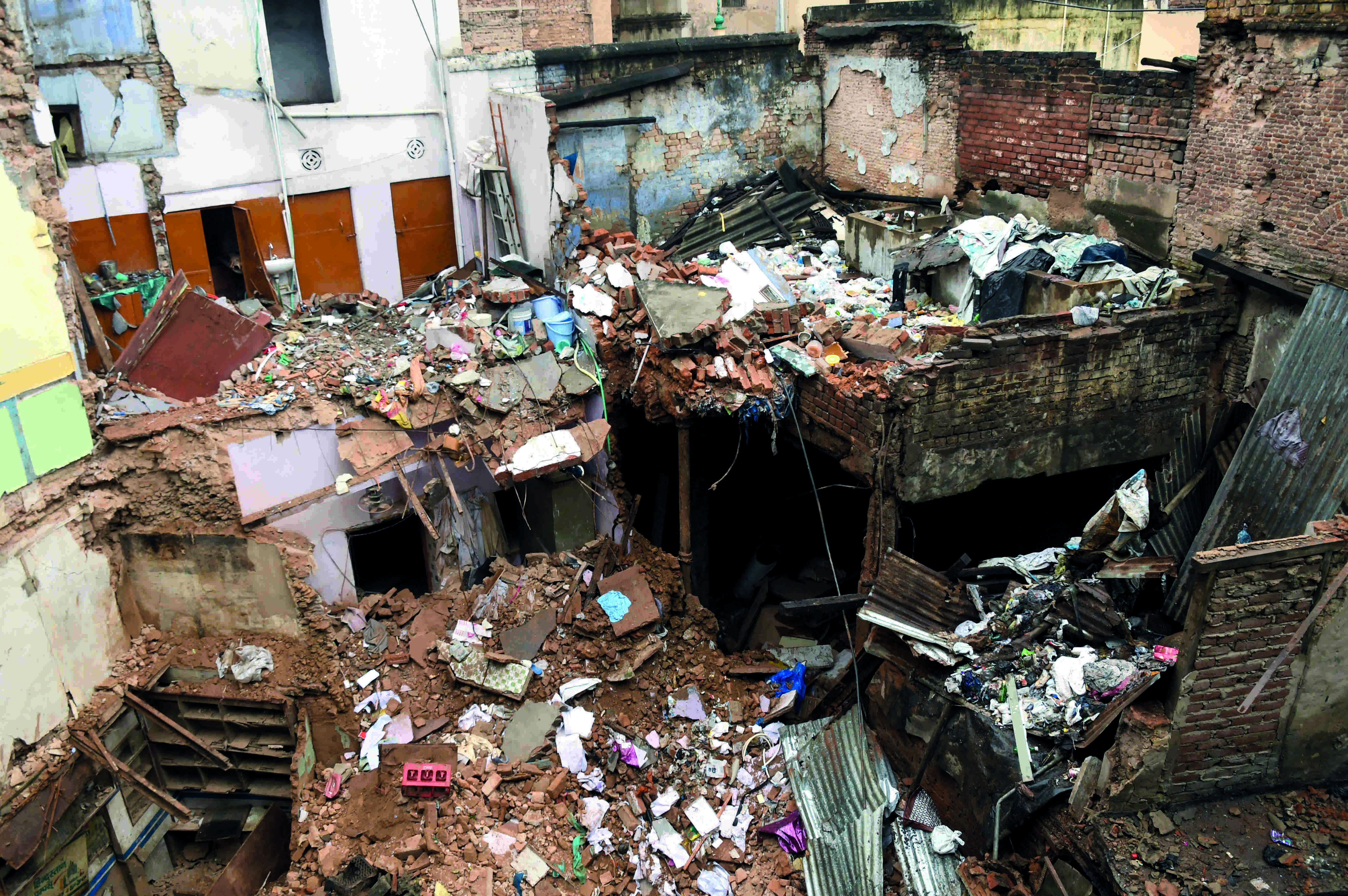 Lahori Gate Building collapse: Structure was 40-50 yrs old