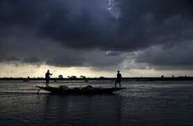 3 missing after high tide in Hooghly strikes Nimtala ghat in Kolkata 3 missing after high tide in Hooghly strikes Nimtala ghat in Kolkata