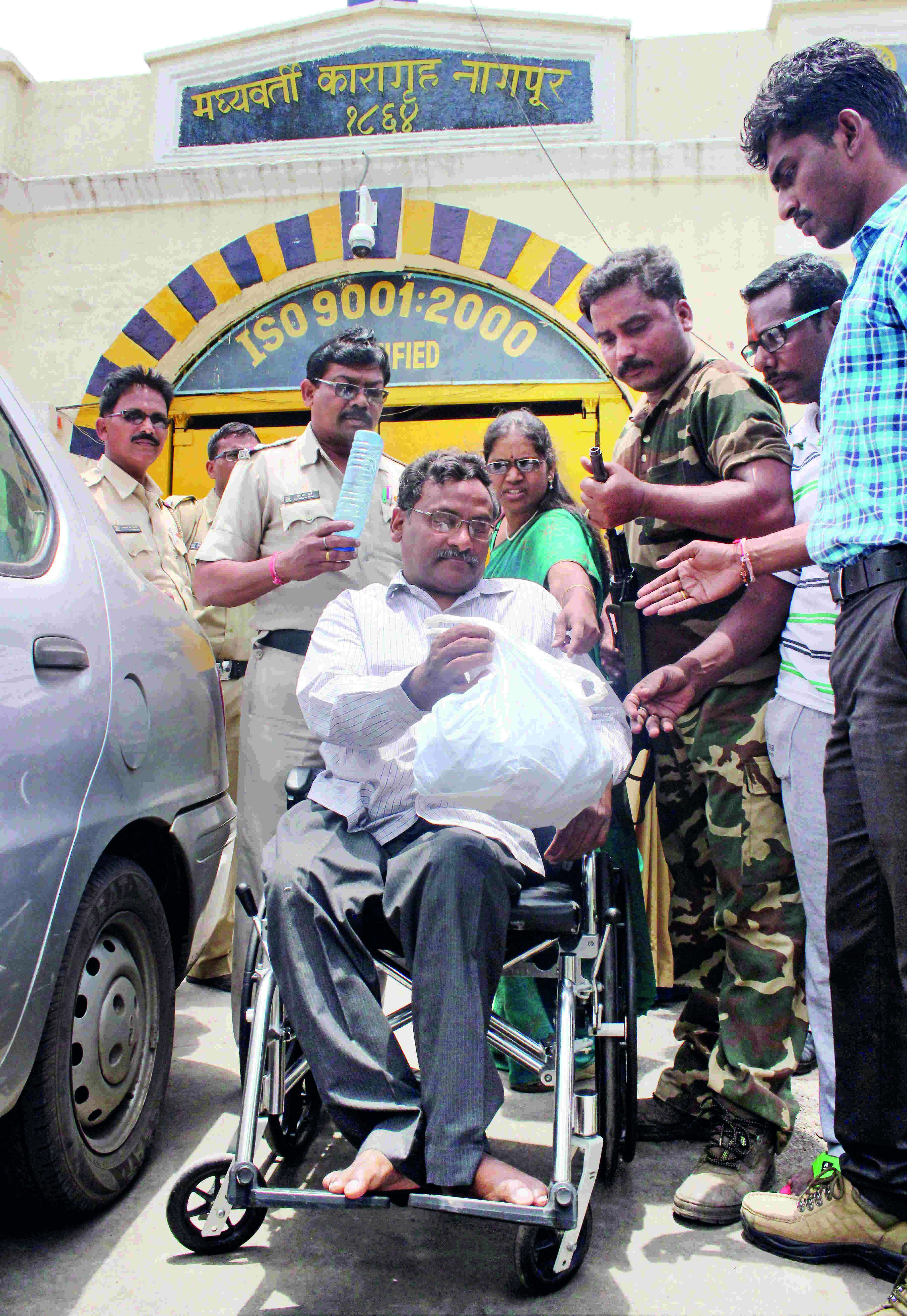 SC suspends Bombay High Court order acquitting Saibaba, others
