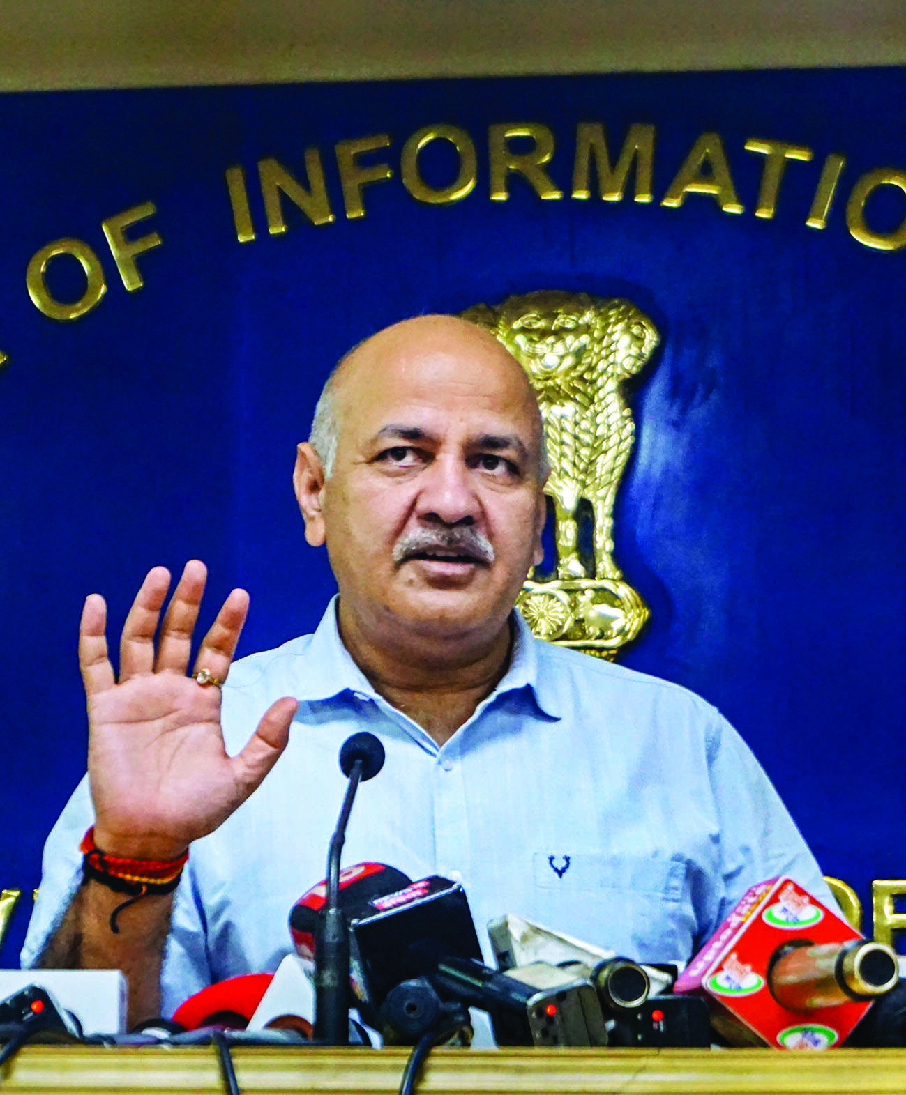 CBI summons Delhi Dy CM Sisodia for questioning today; AAP says probe agency will arrest him