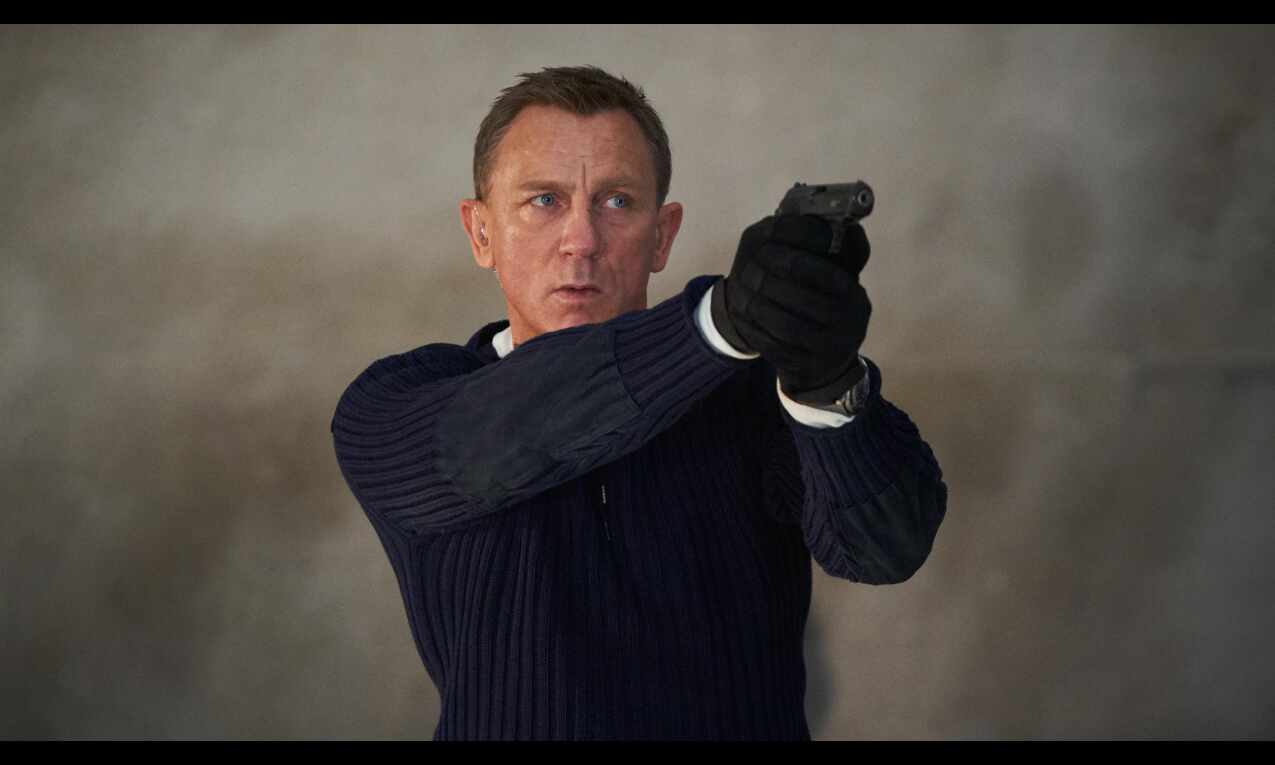 Daniel Craig receives same royal honour as James Bond
