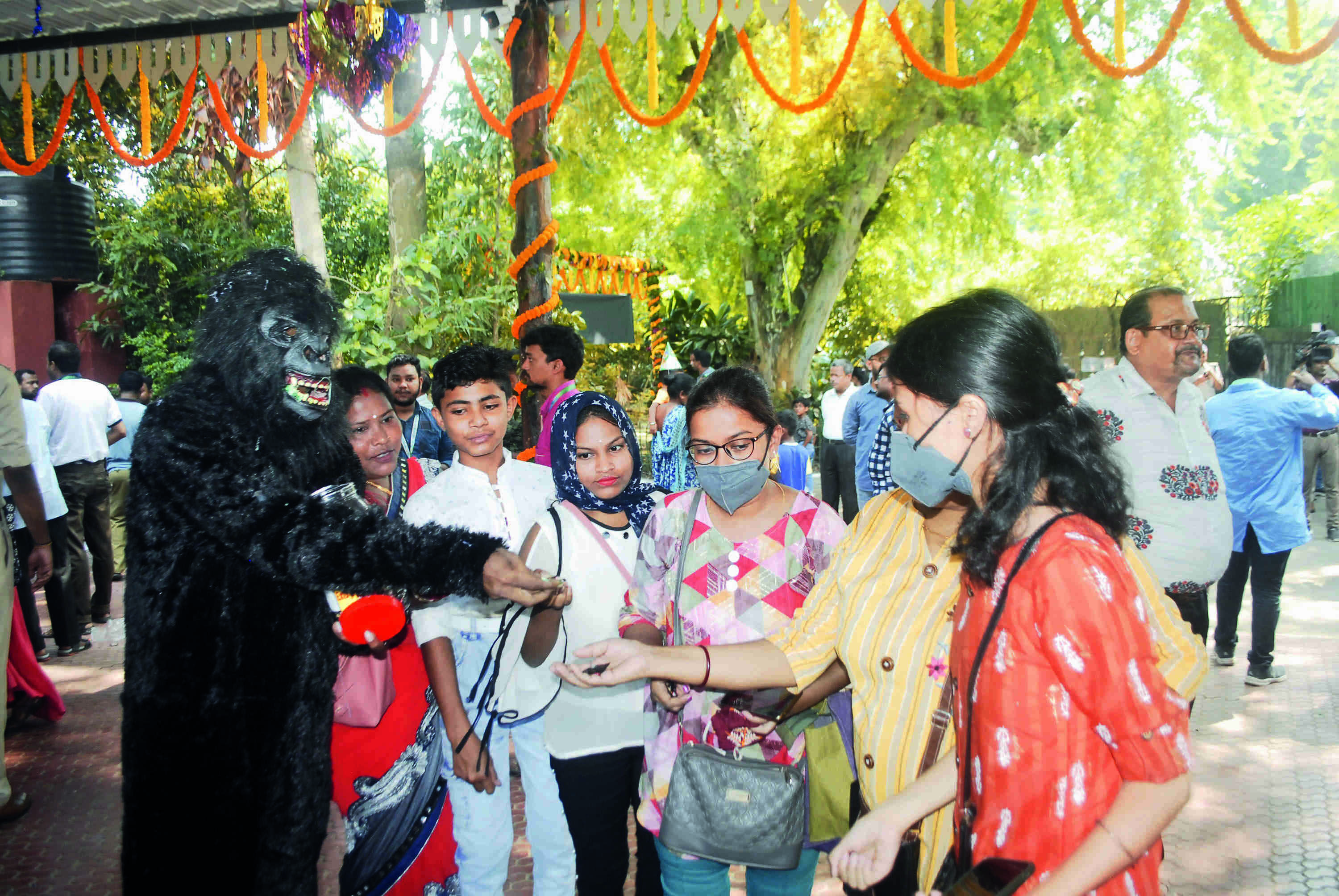 Star inmate: Alipore Zoo celebrates Babus birthday Star inmate: Alipore Zoo celebrates Babus birthday