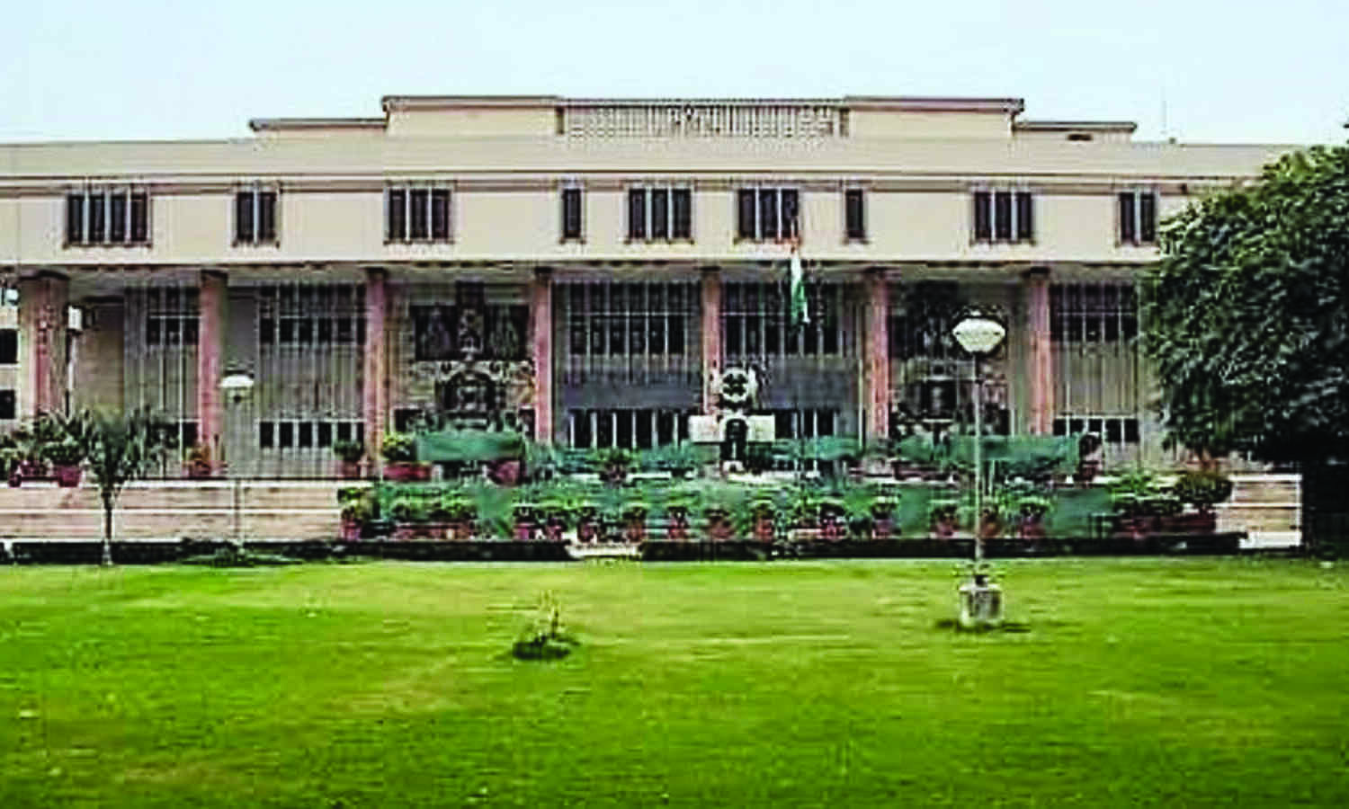 HC refuses to pass interim order extending tenure of presiding officer