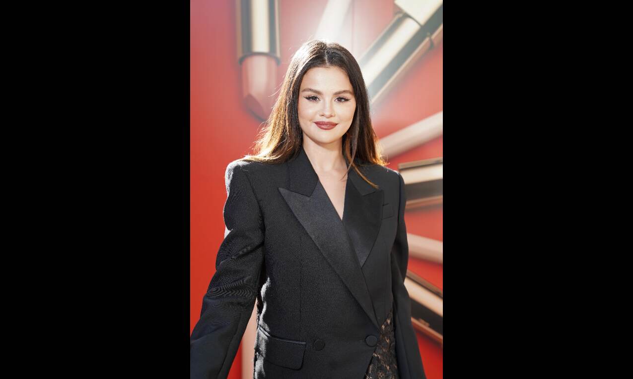 Selena Gomez tests COVID-19 positive Selena Gomez tests COVID-19 positive