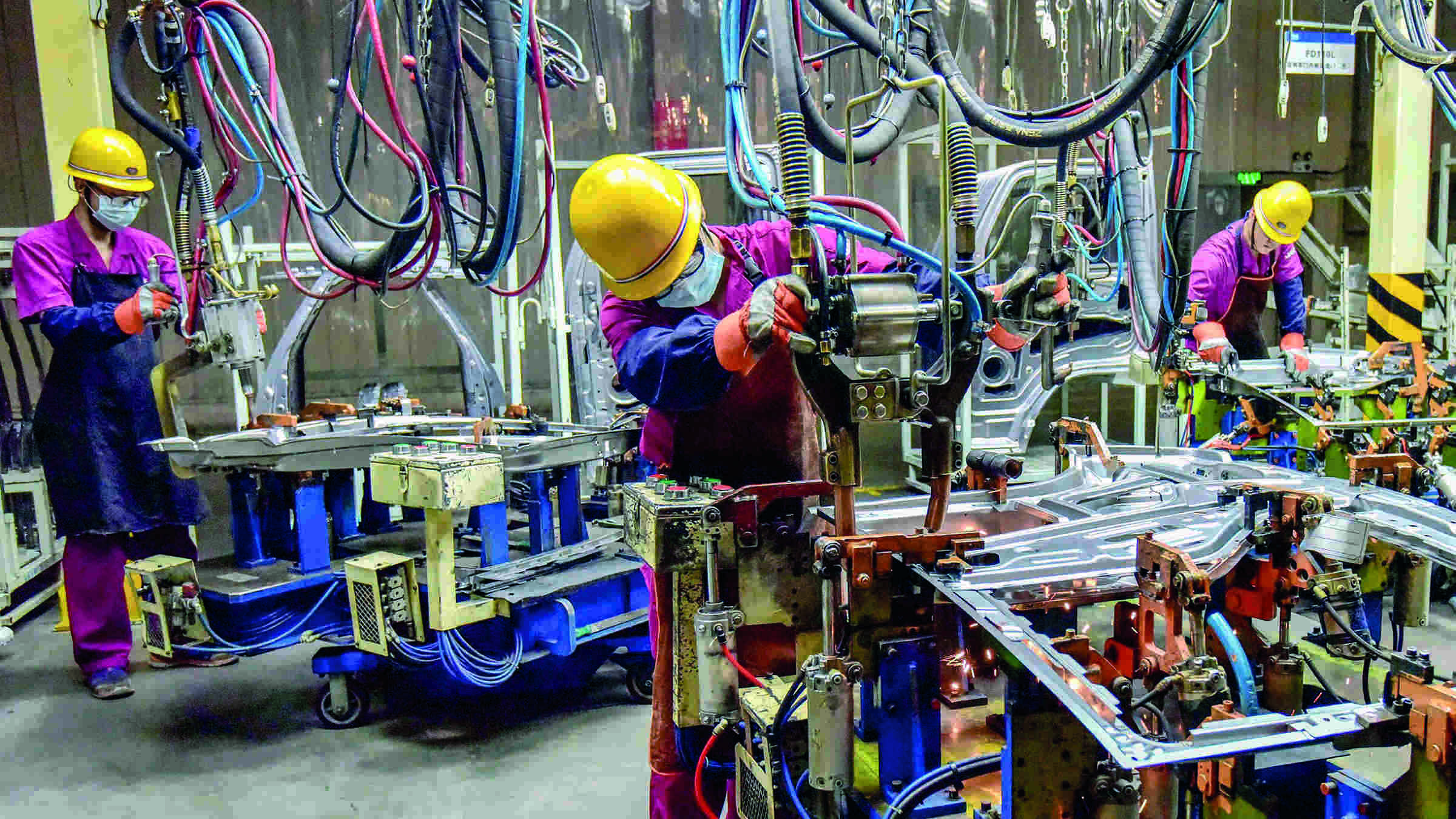 Chinese manufacturing weakens, adding to economic pressure