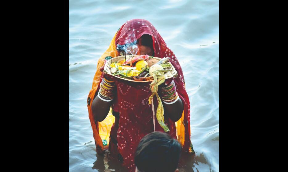 Chhath Puja observed, devotees in city stay away from Lake