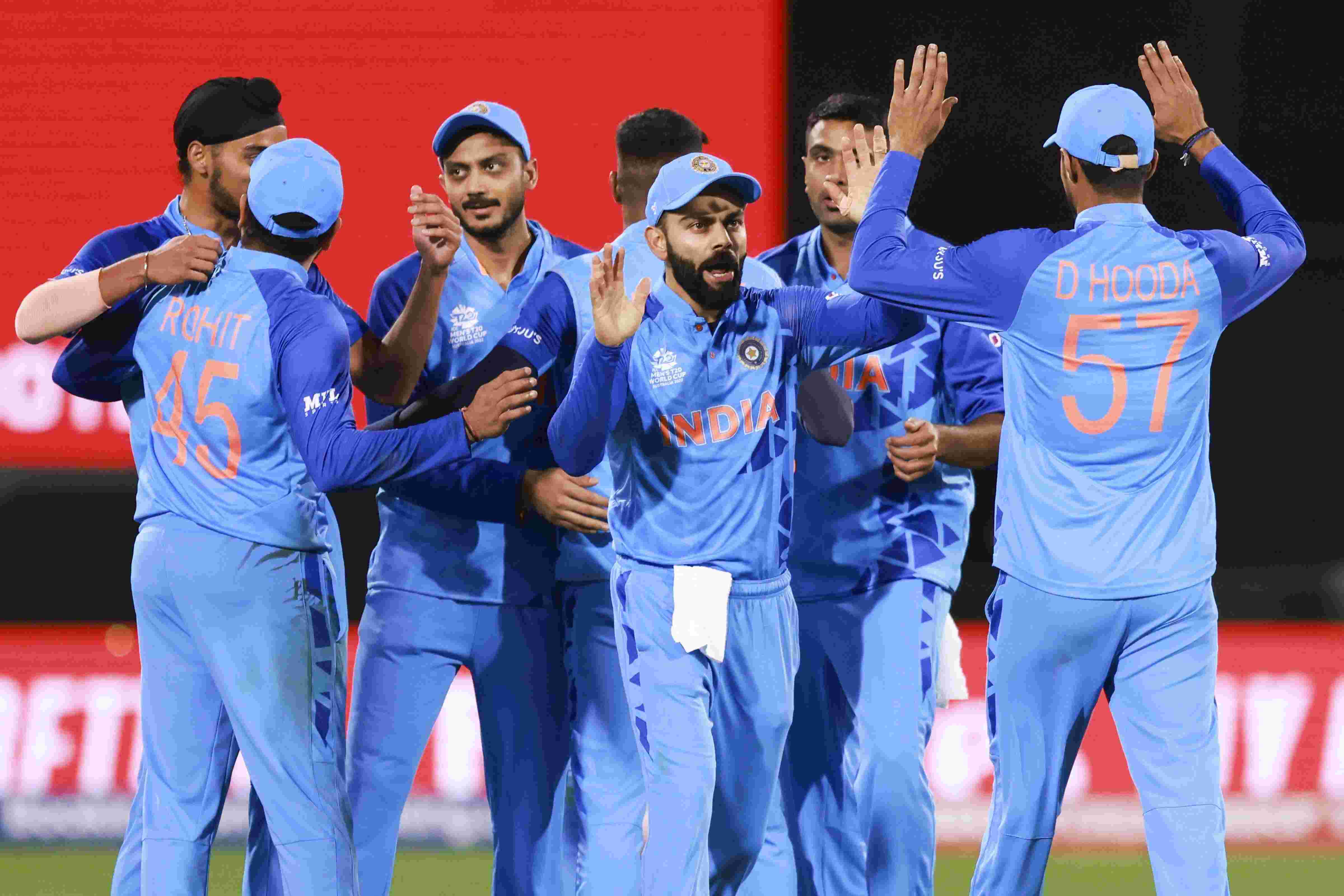India beat Bangladesh by five runs in T20 WC India beat Bangladesh by five runs in T20 WC