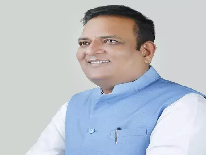 Raaj Kumar Anand takes oath as Delhi minister