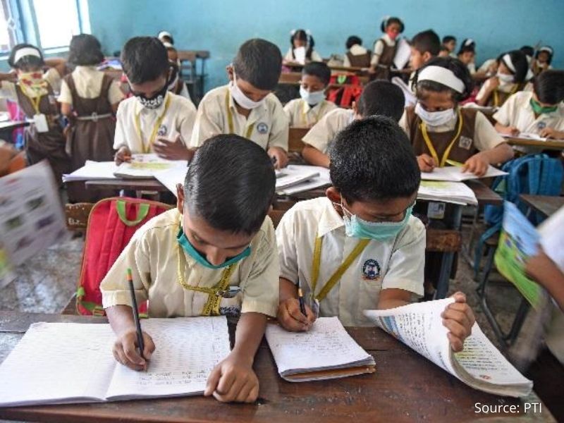 Anti-pollution curbs: Kejriwal announces closure of primary schools from Saturday in Delhi