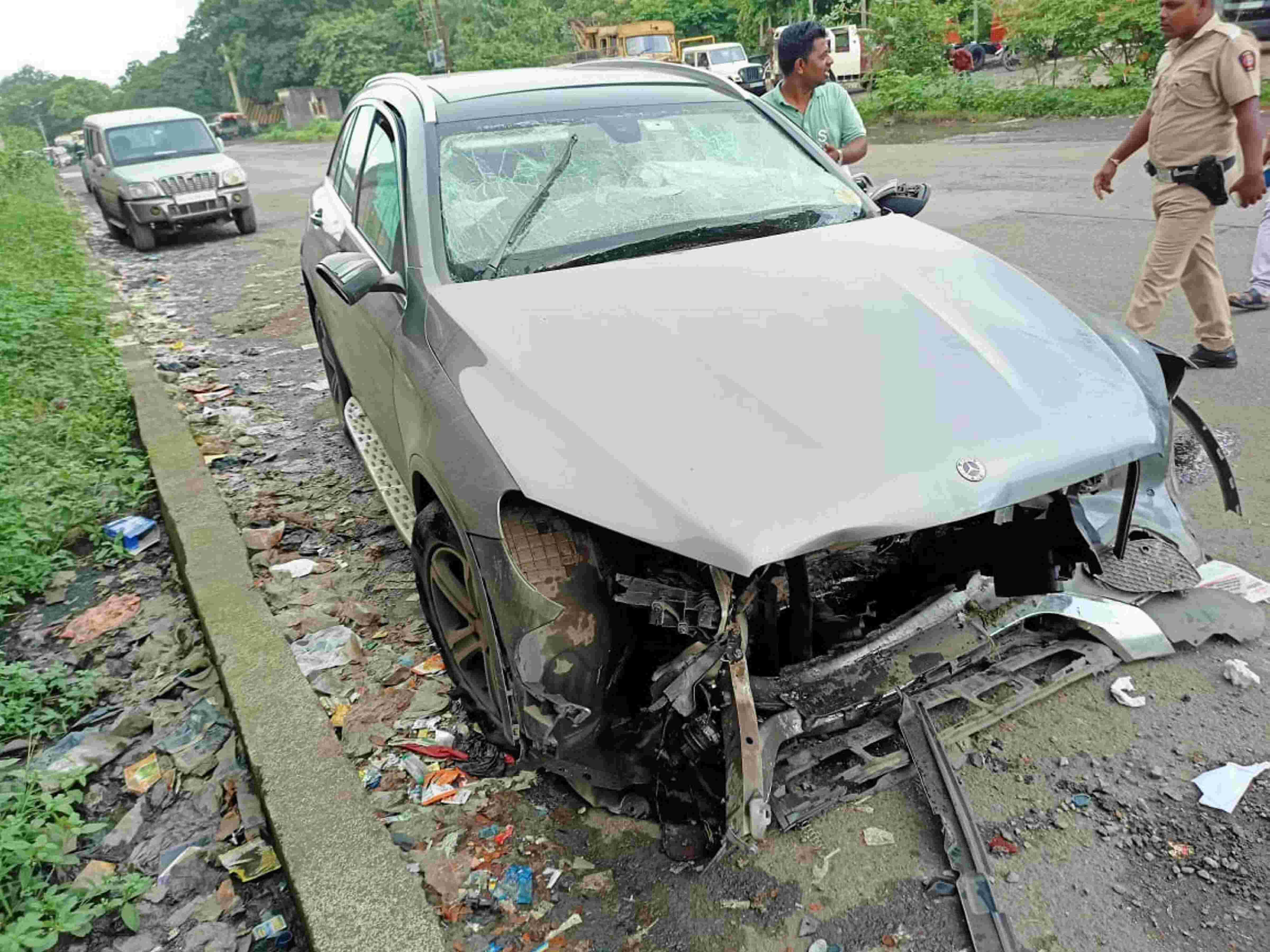 Cyrus Mistry accident: Darius Pandole says his wife could not merge car into second lane of road Cyrus Mistry accident: Darius Pandole says his wife could not merge car into second lane of road