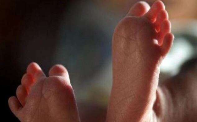Beti Bachao mission: Pune doctor delivers baby girls for free at his hospital Beti Bachao mission: Pune doctor delivers baby girls for free at his hospital