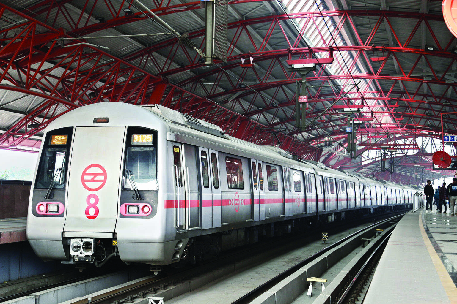 Eight-coach trains introduced on Red line: Delhi Metro Eight-coach trains introduced on Red line: Delhi Metro