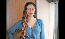 Tabu, Kareena Kapoor and Kriti Sanon to star in comedy The Crew Tabu, Kareena Kapoor and Kriti Sanon to star in comedy The Crew