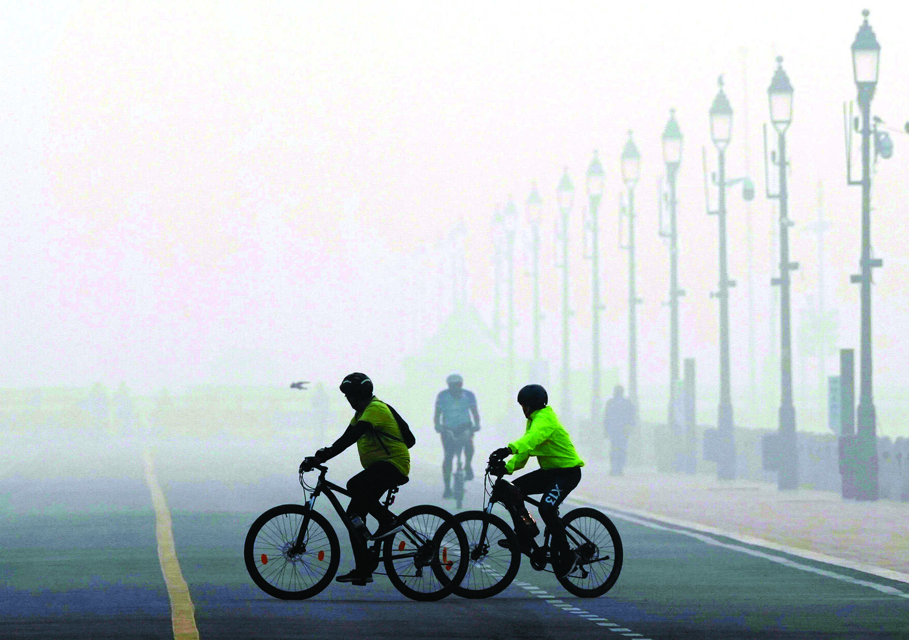AQI worsens; curbs under stage 3 of anti-pollution plan to continue