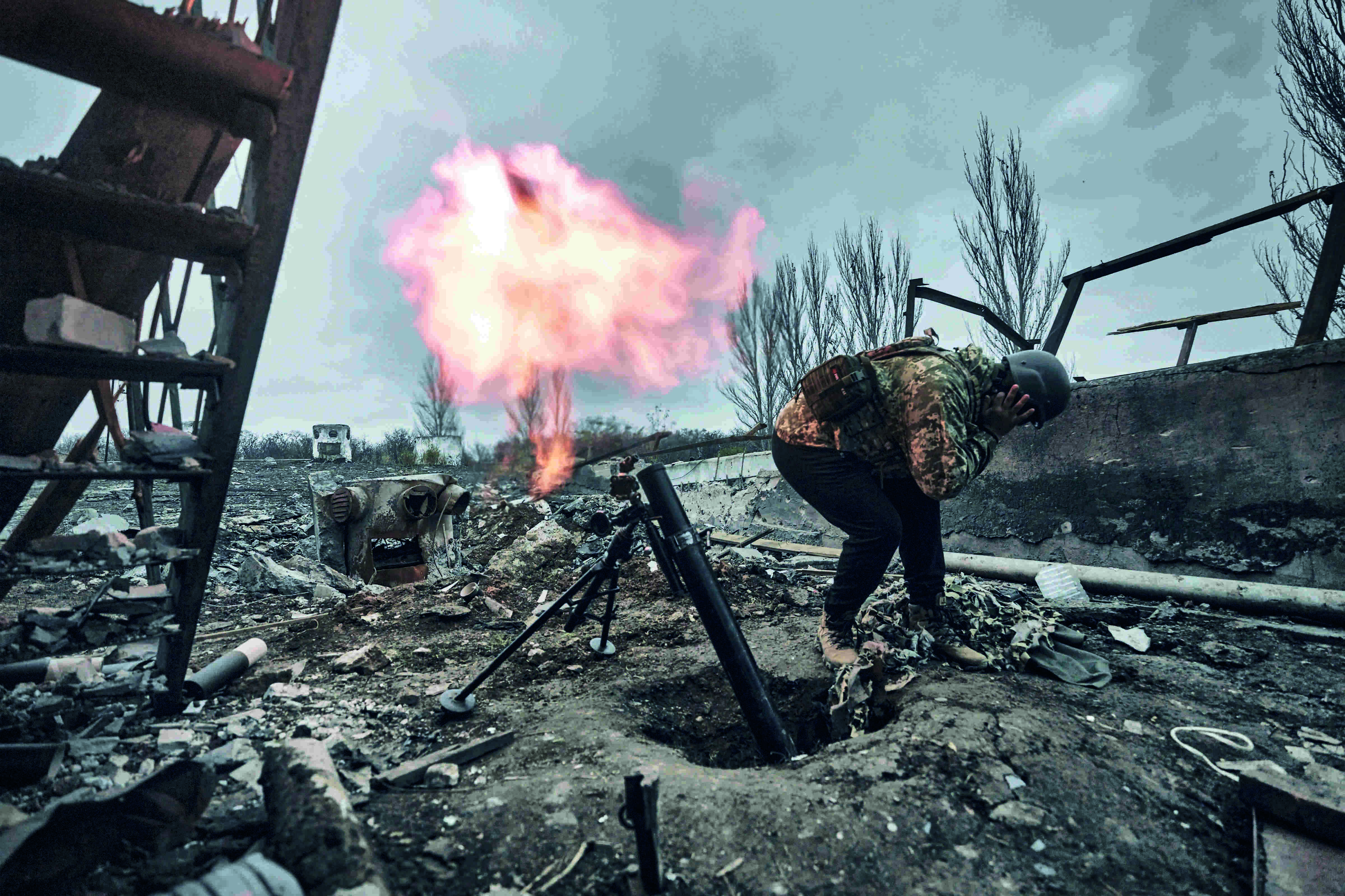 Ukrainian police, TV broadcasts return to long-occupied city Ukrainian police, TV broadcasts return to long-occupied city