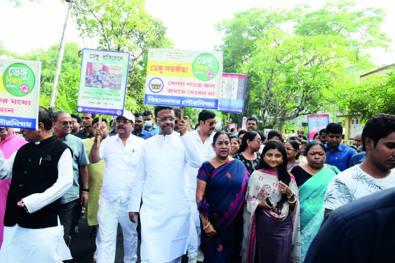 Hakim holds dengue awareness drive Hakim holds dengue awareness drive