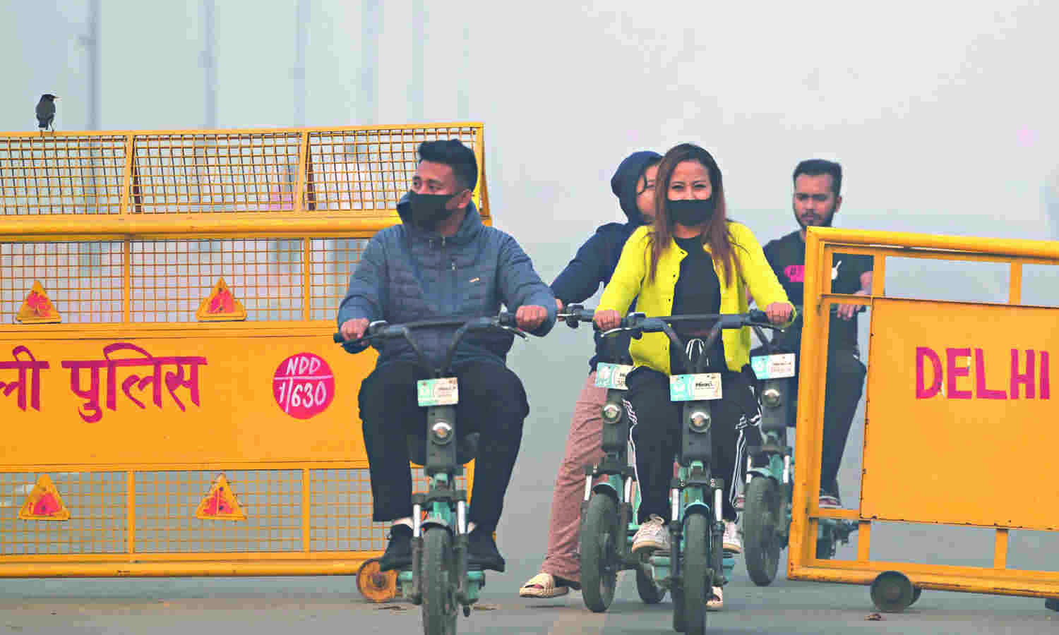 Strong winds sweep across Capital but air quality still very poor