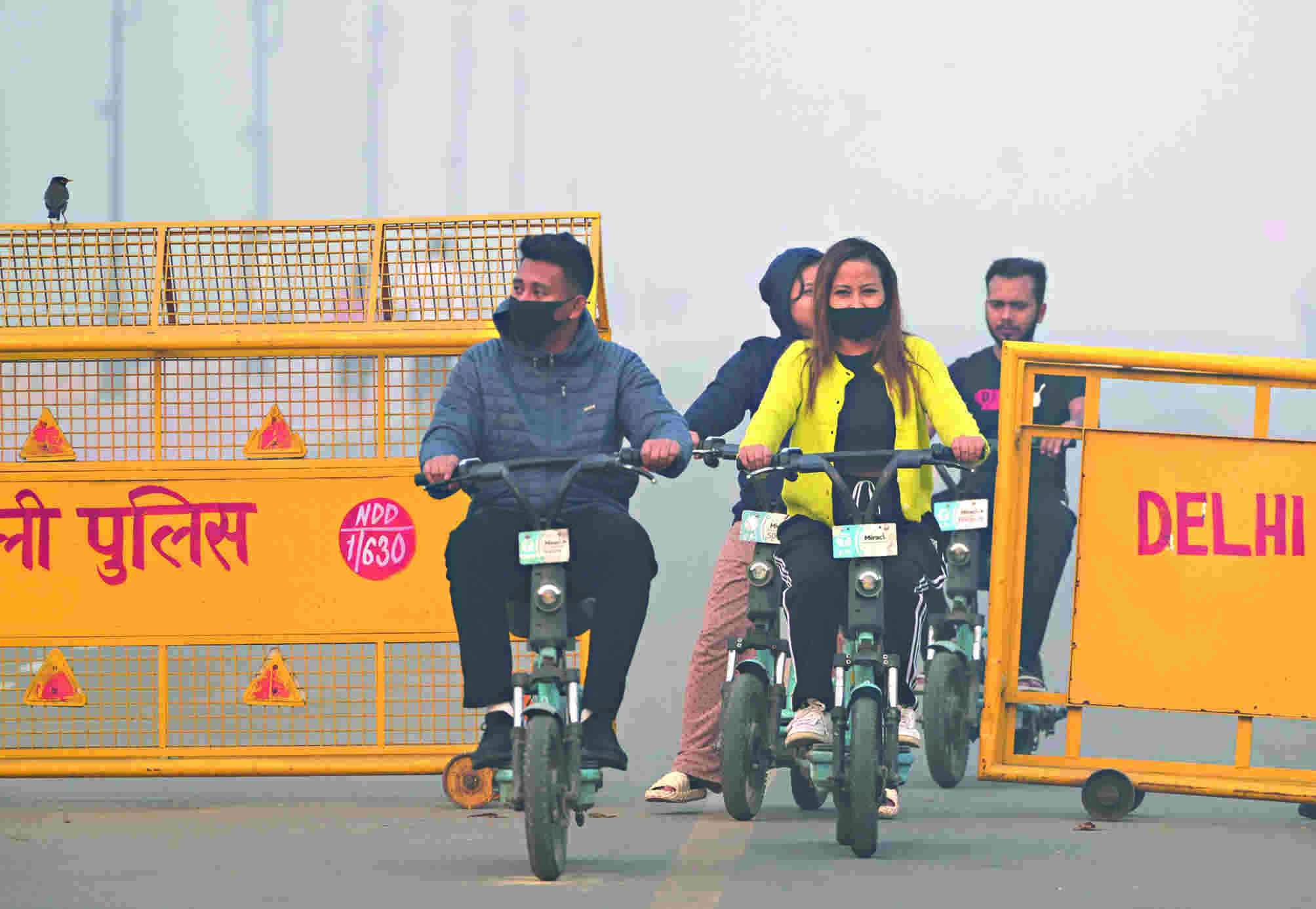 Strong winds sweep across Capital but air quality still very poor