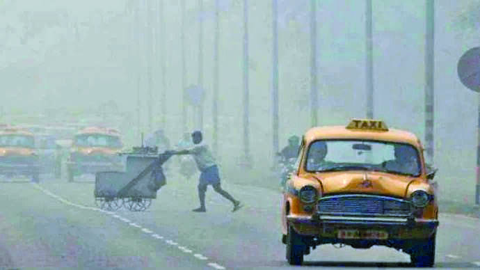 AQI breaches 300-mark, Kolkata witnesses very poor air quality AQI breaches 300-mark, Kolkata witnesses very poor air quality