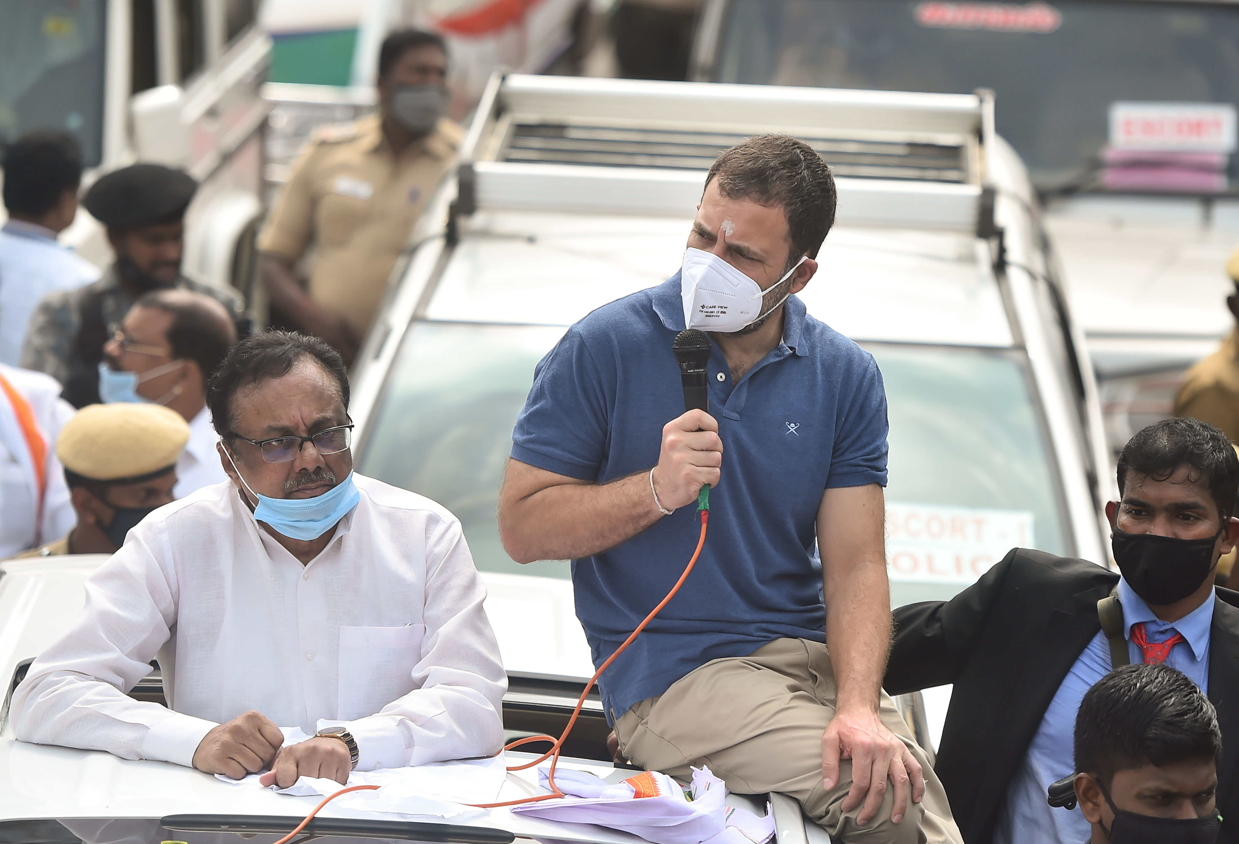 Rahul Gandhis Bharat Jodo Yatra heads for Washim in Maha Rahul Gandhis Bharat Jodo Yatra heads for Washim in Maha