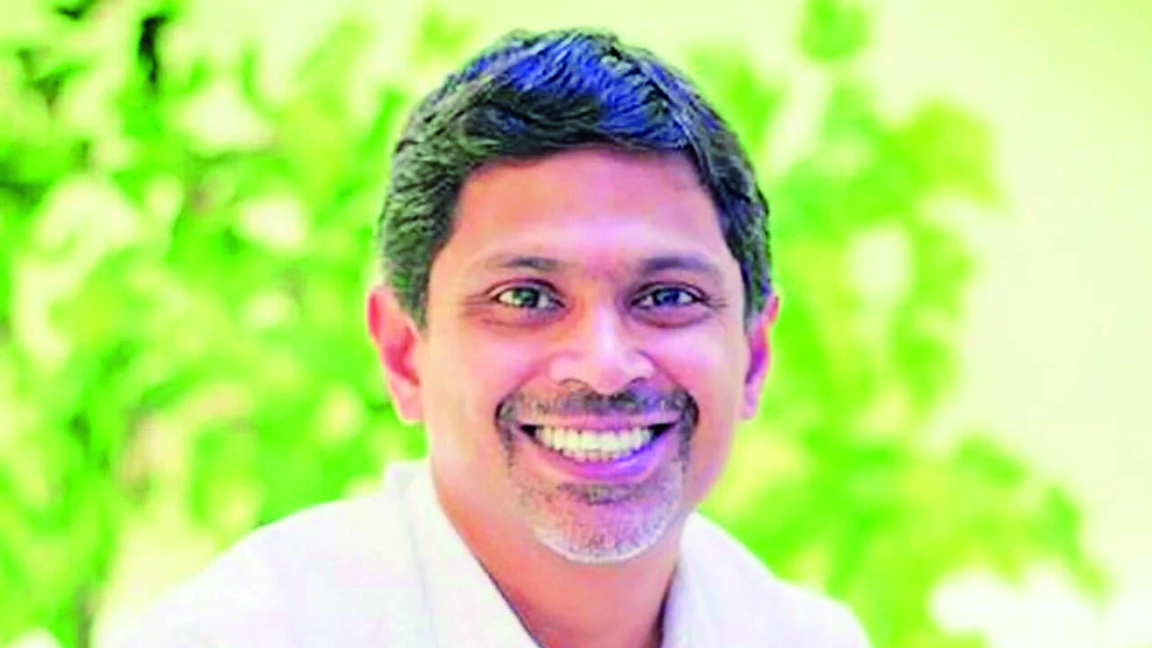 WhatsApp India head Abhijit Bose, Metas Public Policy head Rajiv Aggarwal resign WhatsApp India head Abhijit Bose, Metas Public Policy head Rajiv Aggarwal resign