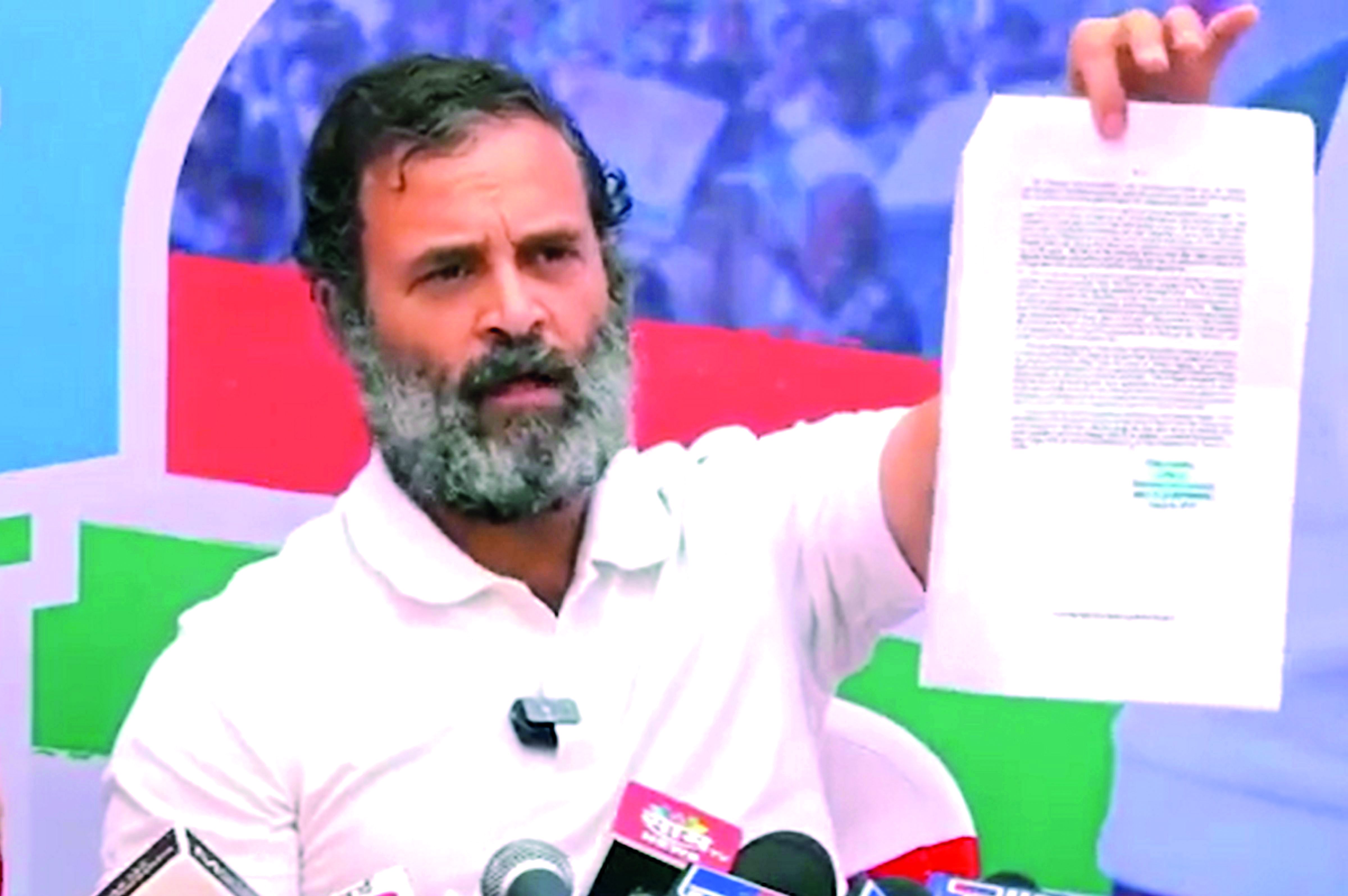 Savarkar helped British, sought mercy out of fear: Rahul Gandhi Savarkar helped British, sought mercy out of fear: Rahul Gandhi