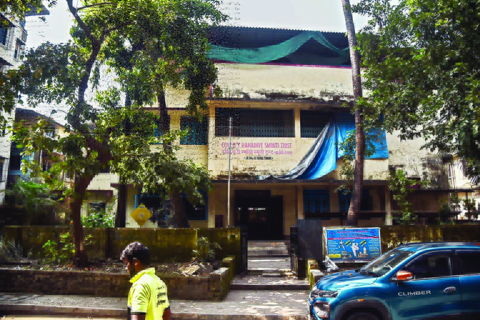 Place Navlakha under house arrest within 24 hrs: SC to govt