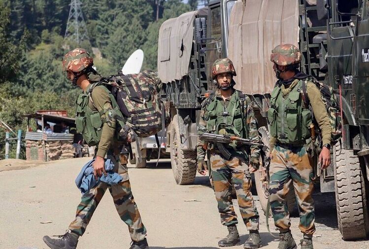 Pakistani intruder killed along LoC in J-Ks Rajouri Pakistani intruder killed along LoC in J-Ks Rajouri