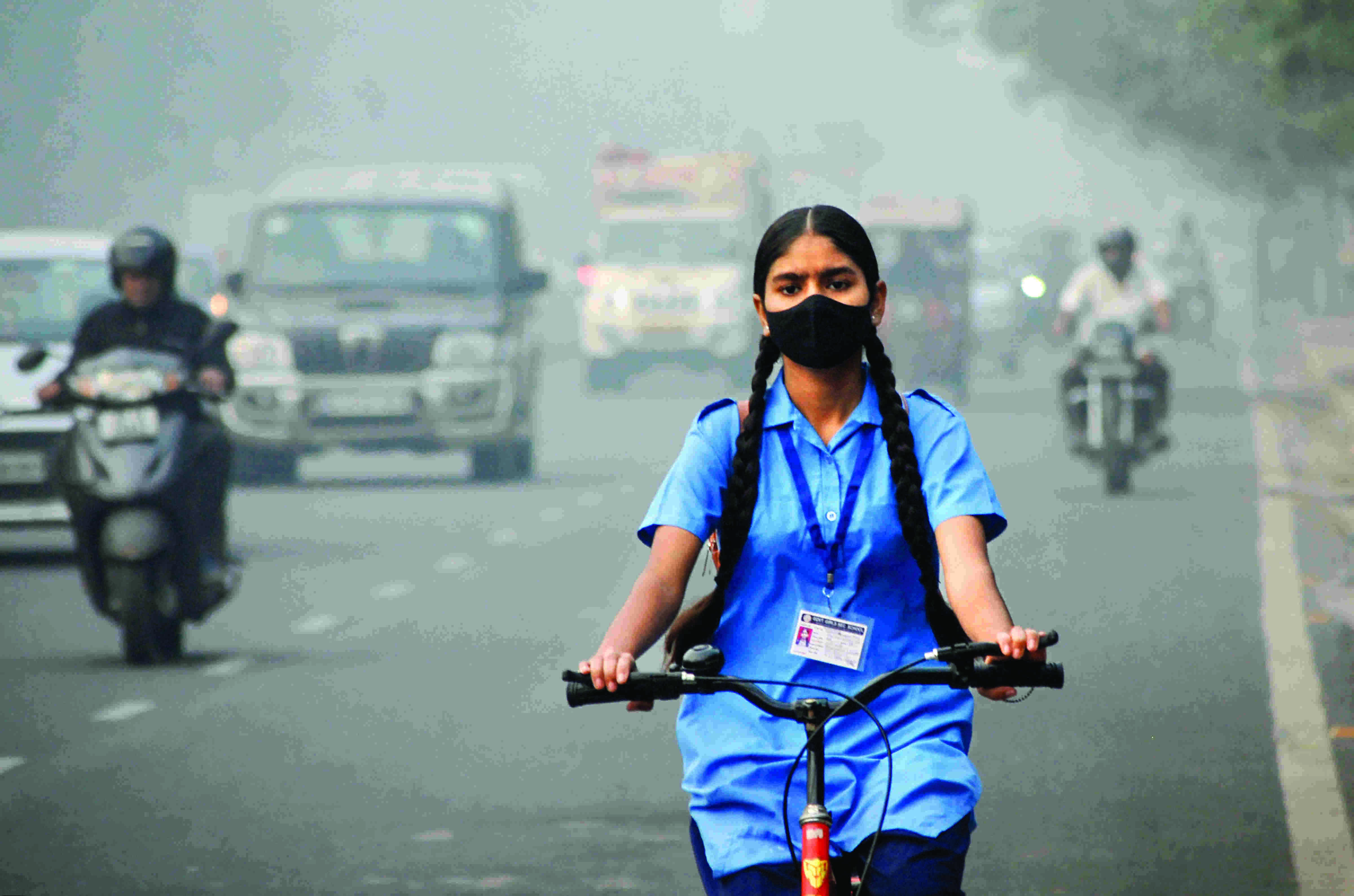 Delhi records very poor air quality