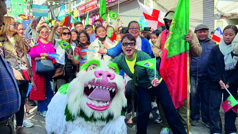 Soccer World Cup fever grips Darjeeling; rally held Soccer World Cup fever grips Darjeeling; rally held
