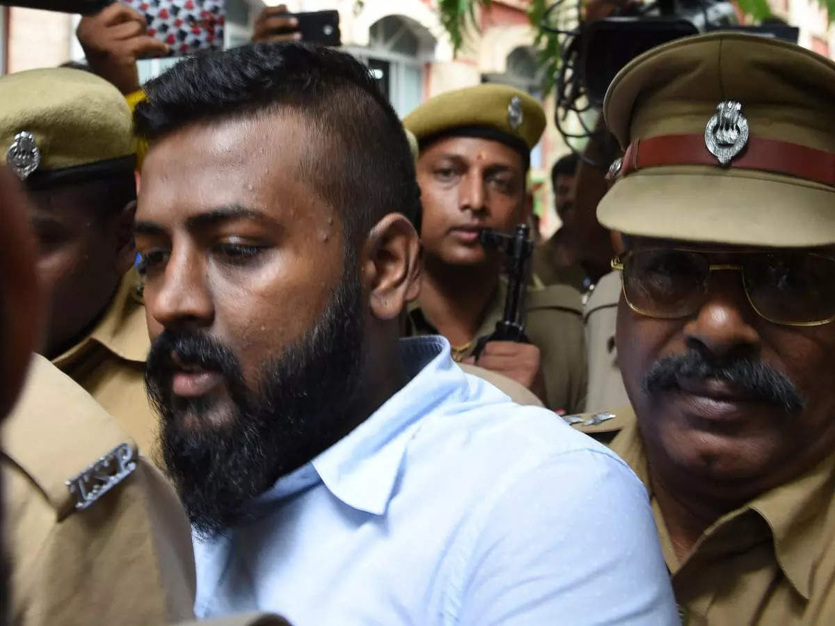 SC seeks Centre, Delhi govt replies on plea of Sukhesh Chandrashekhar for shifting him from Mandoli jail SC seeks Centre, Delhi govt replies on plea of Sukhesh Chandrashekhar for shifting him from Mandoli jail