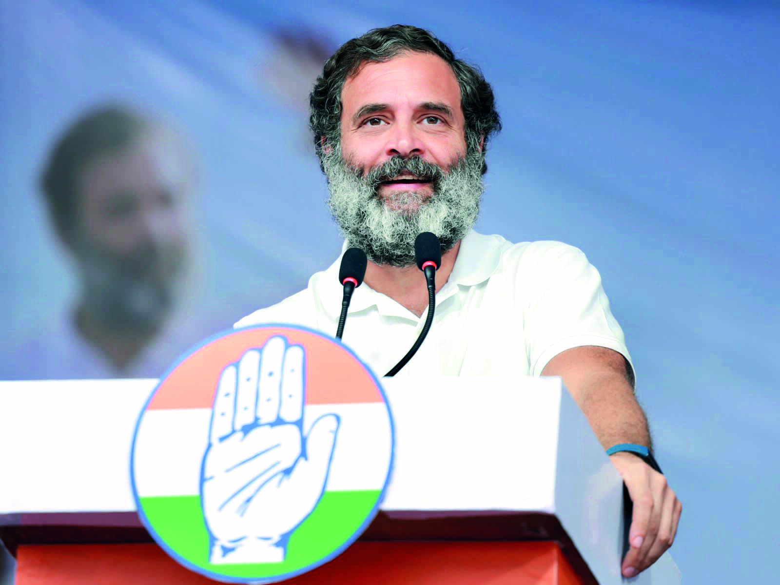 Rahul hits Guj campaign trail