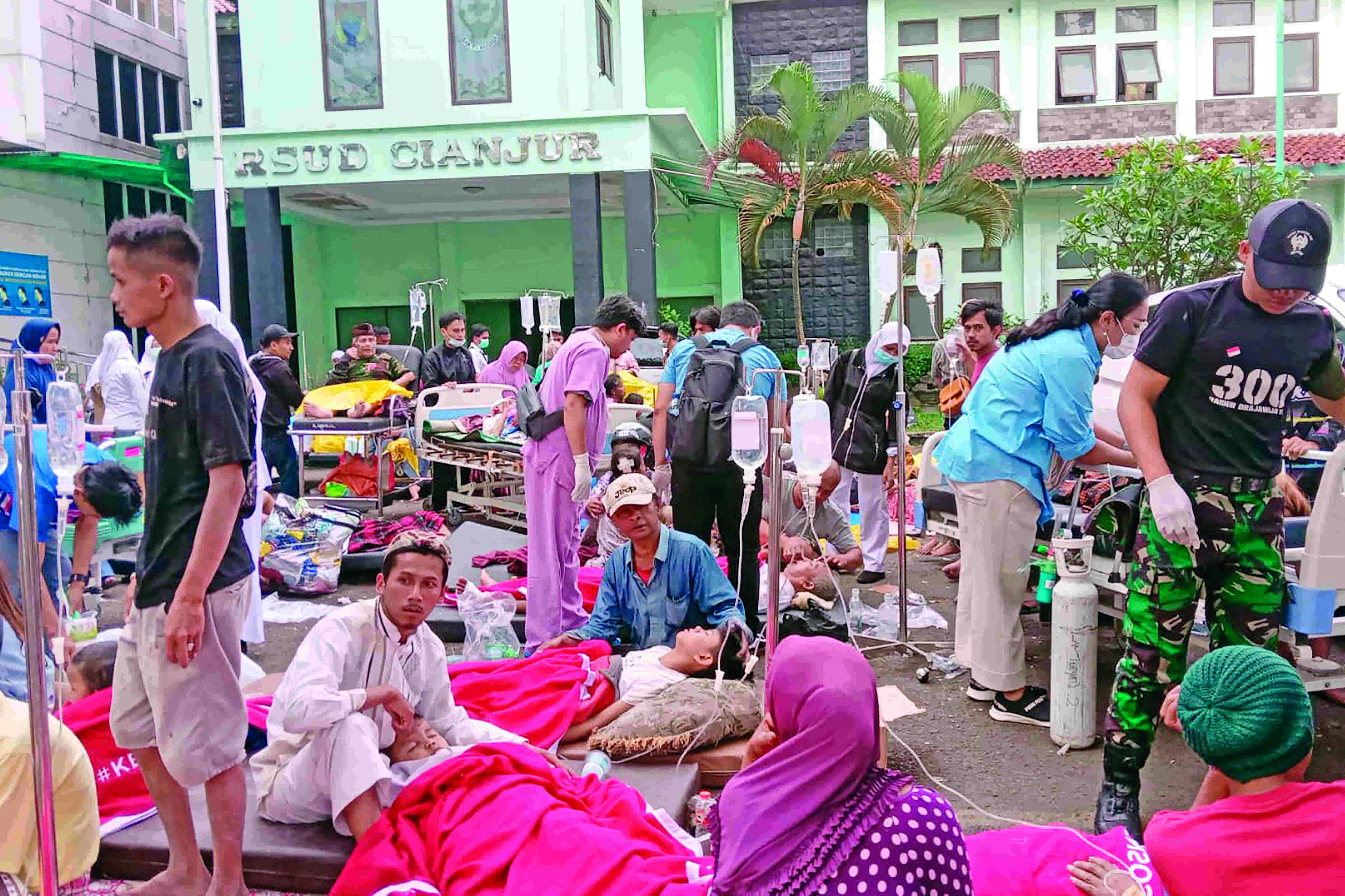 Strong earthquake topples houses in Java; 162 dead