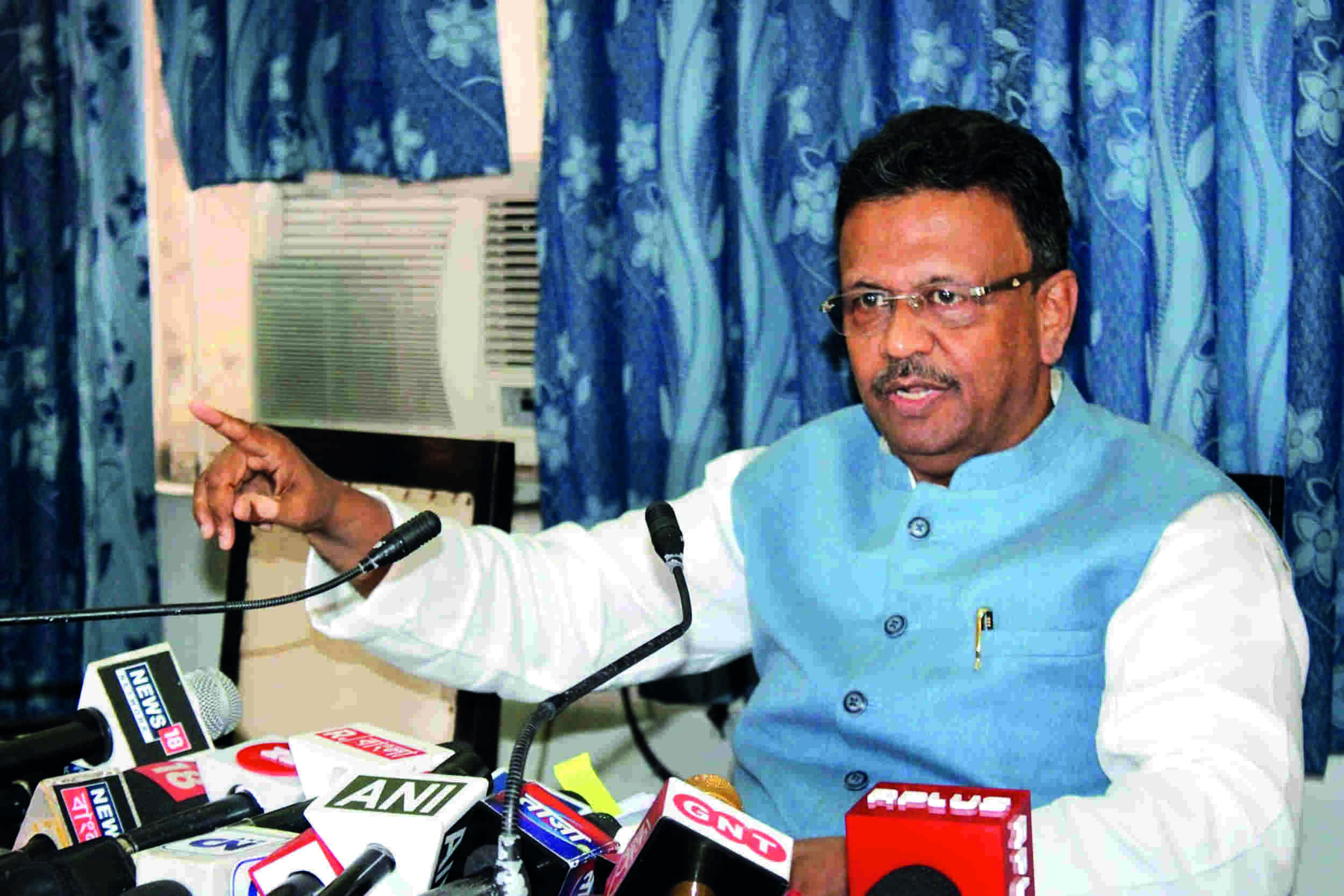 Bill passed to appoint two deputy mayors Bill passed to appoint two deputy mayors