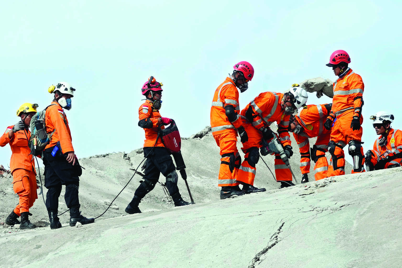 Indonesia quake death toll rises to 268, 151 still missing Indonesia quake death toll rises to 268, 151 still missing