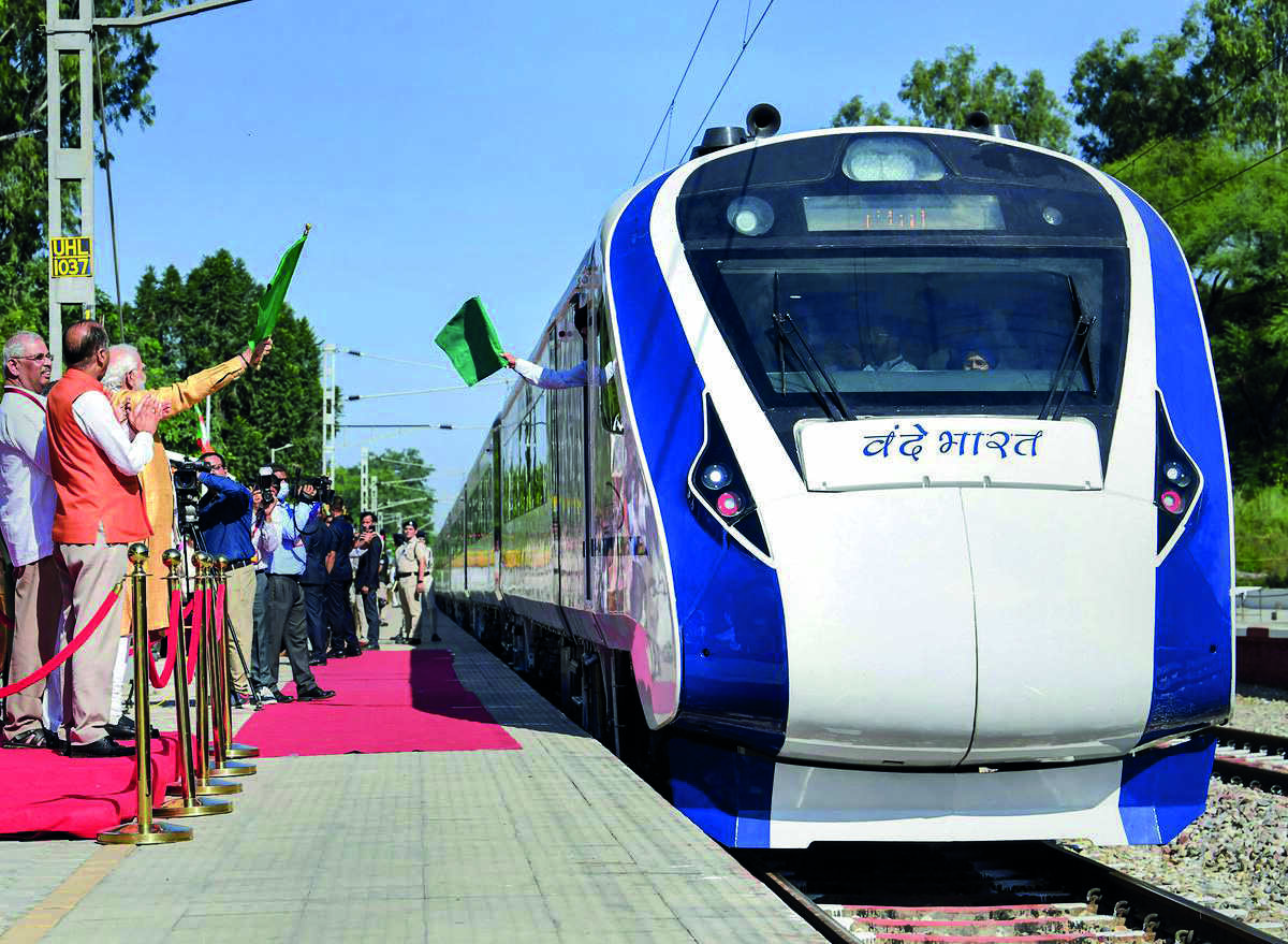 Target of 475 Vande Bharat trains in 3 yrs on track: Vaishnaw