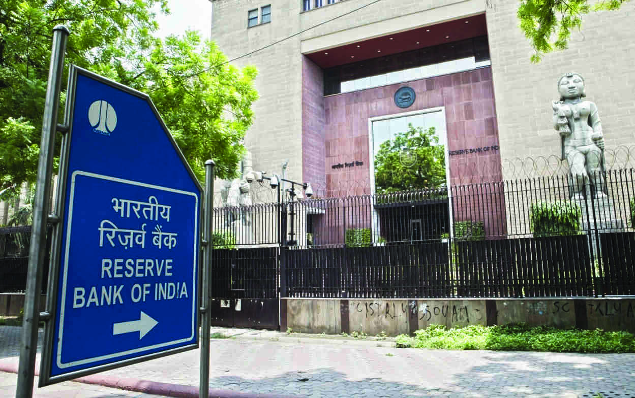 RBI pauses onboarding of online merchants by Paytm RBI pauses onboarding of online merchants by Paytm