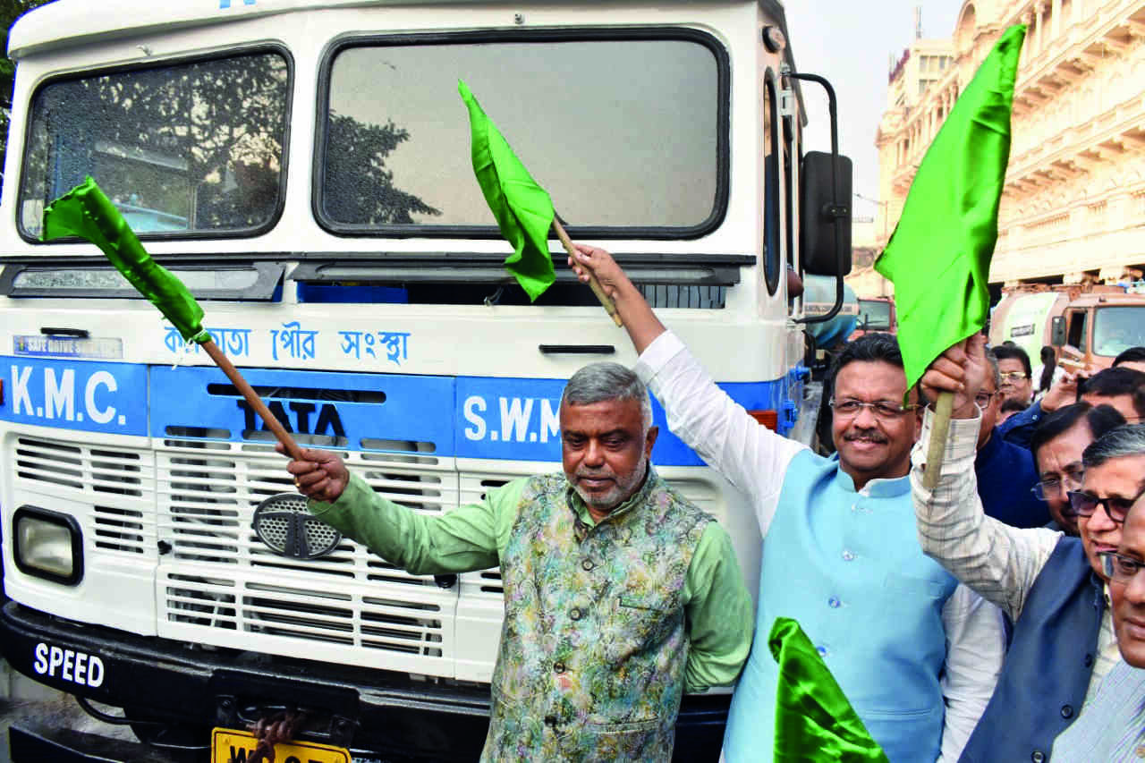 Water sprinklers flagged off from 7 places across state Water sprinklers flagged off from 7 places across state