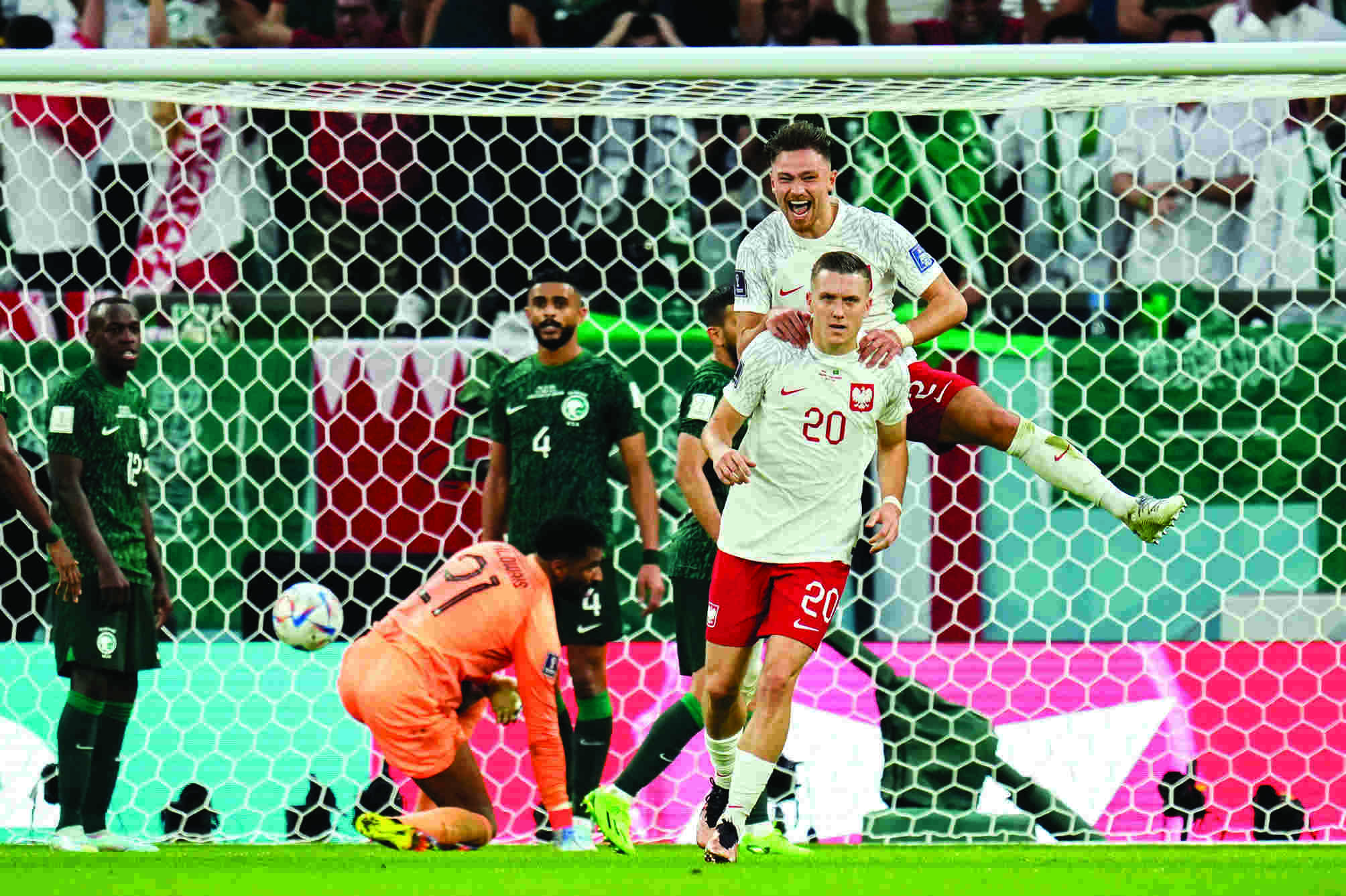Robert Lewandowski scores at World Cup, helping Poland beat Saudi Arabia 2-0 Robert Lewandowski scores at World Cup, helping Poland beat Saudi Arabia 2-0