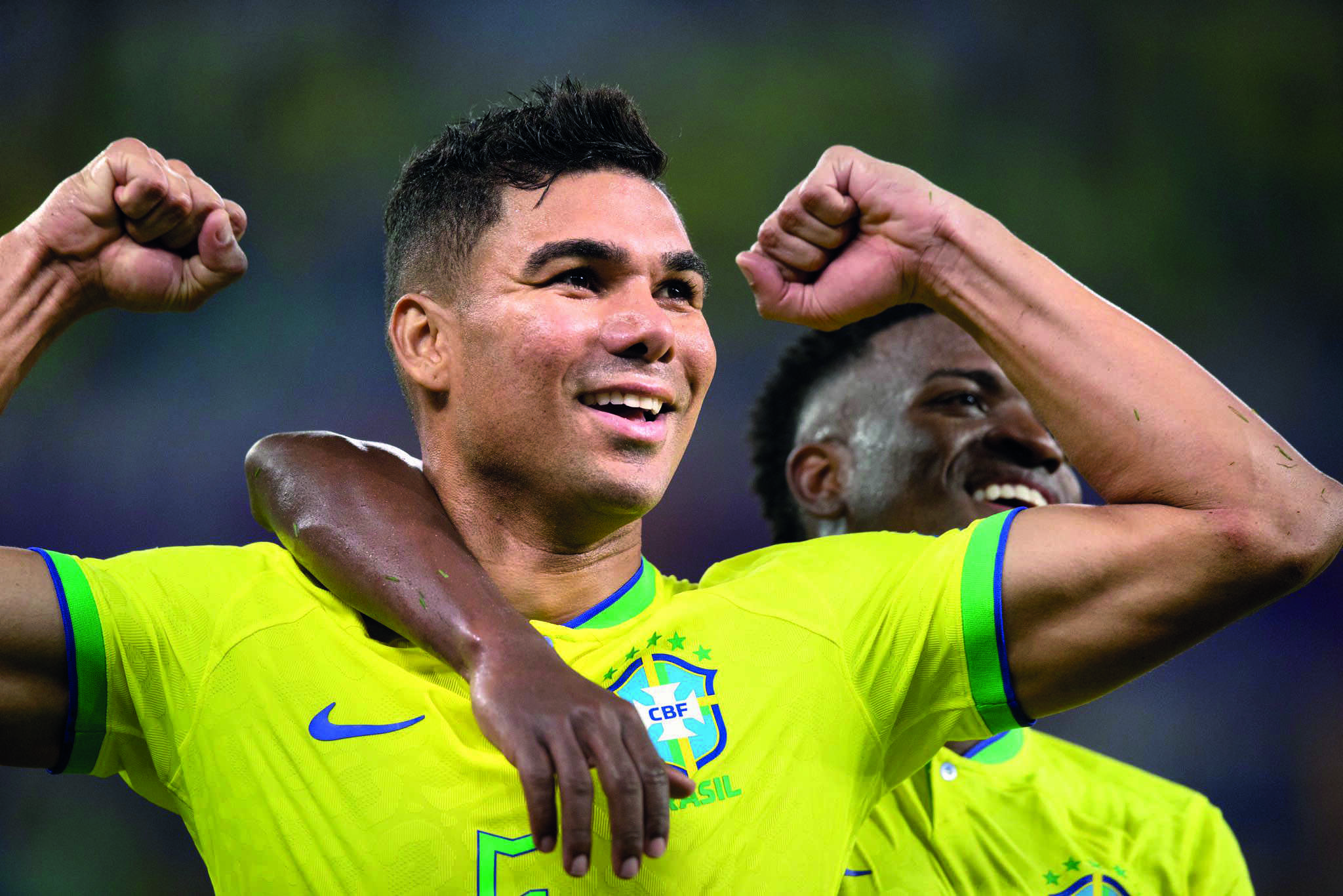 Casemiros late winner helps Brazil   join France to seal Round of 16 berth