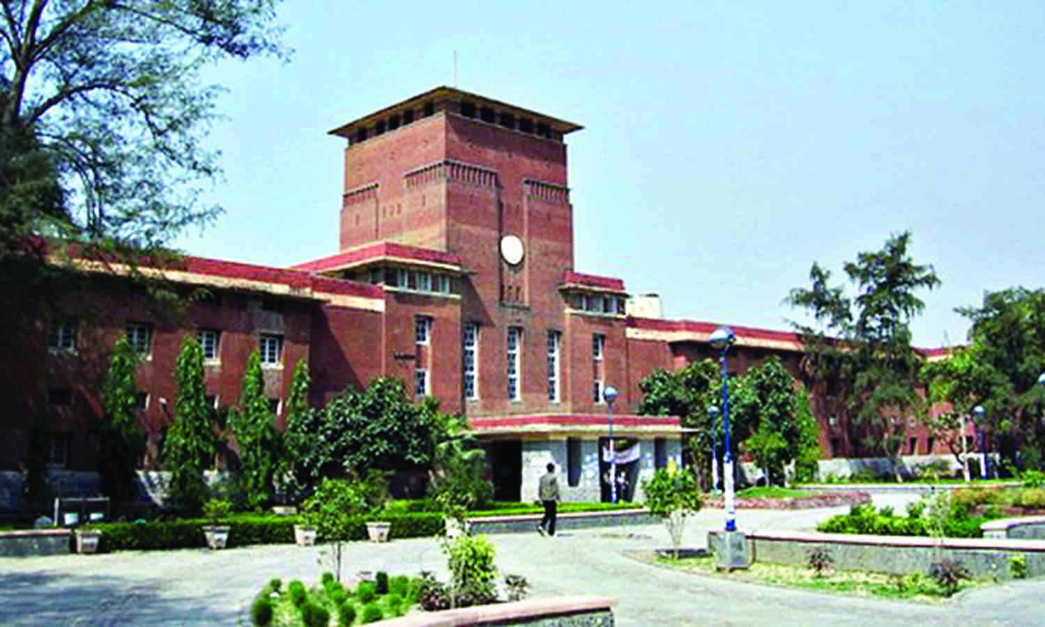 DU receives nearly 4K applications for paid internship scheme