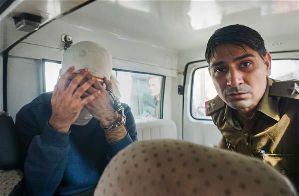 Poonawala reaches Rohini hospital for narco analysis test Poonawala reaches Rohini hospital for narco analysis test